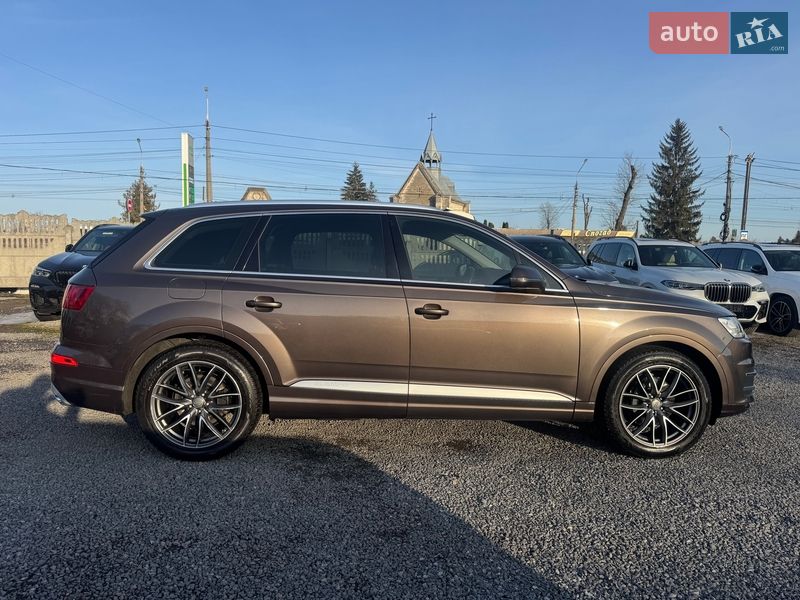 Позашляховик / Кросовер Audi Q7 2015 в Тернополі