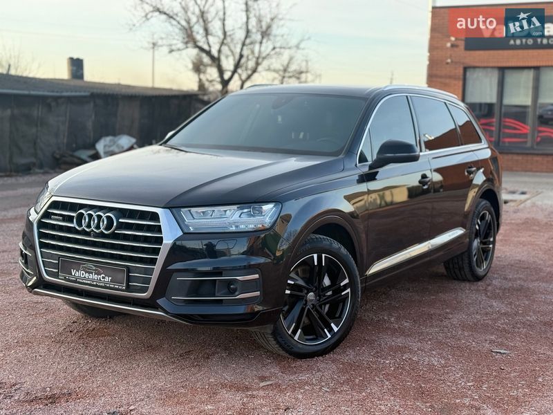 Внедорожник / Кроссовер Audi Q7 2017 в Луцке