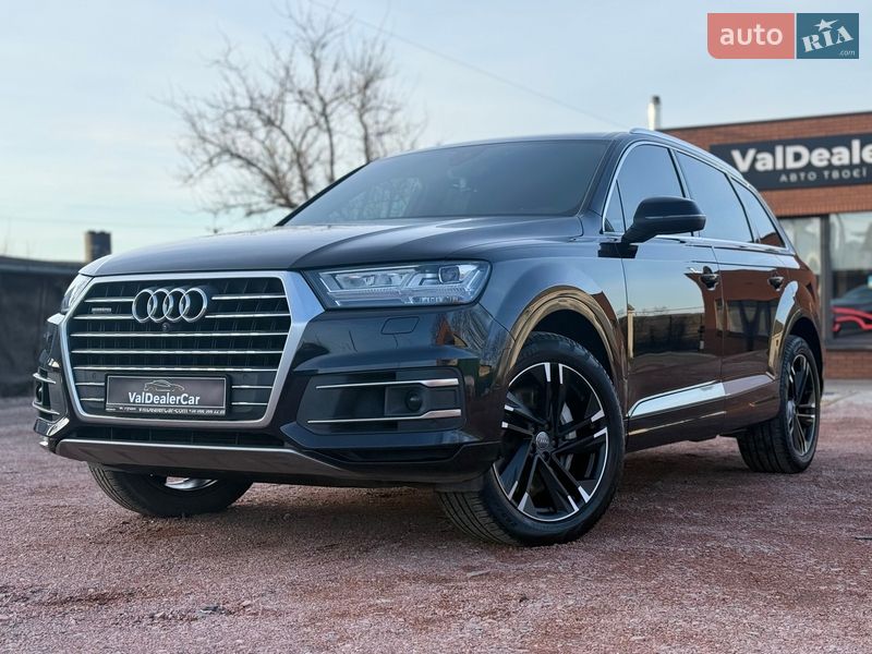 Внедорожник / Кроссовер Audi Q7 2017 в Луцке