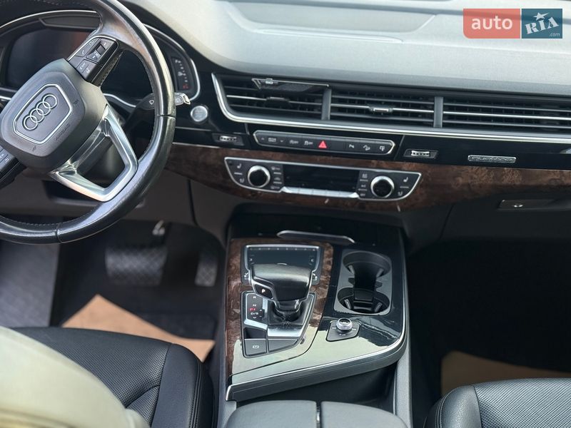 Внедорожник / Кроссовер Audi Q7 2017 в Луцке