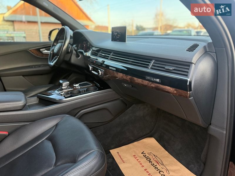 Внедорожник / Кроссовер Audi Q7 2017 в Луцке