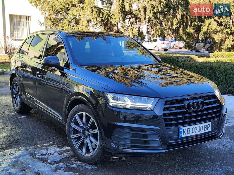 Позашляховик / Кросовер Audi Q7 2017 в Тульчині