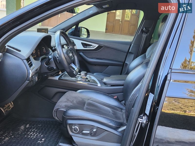 Позашляховик / Кросовер Audi Q7 2017 в Тульчині