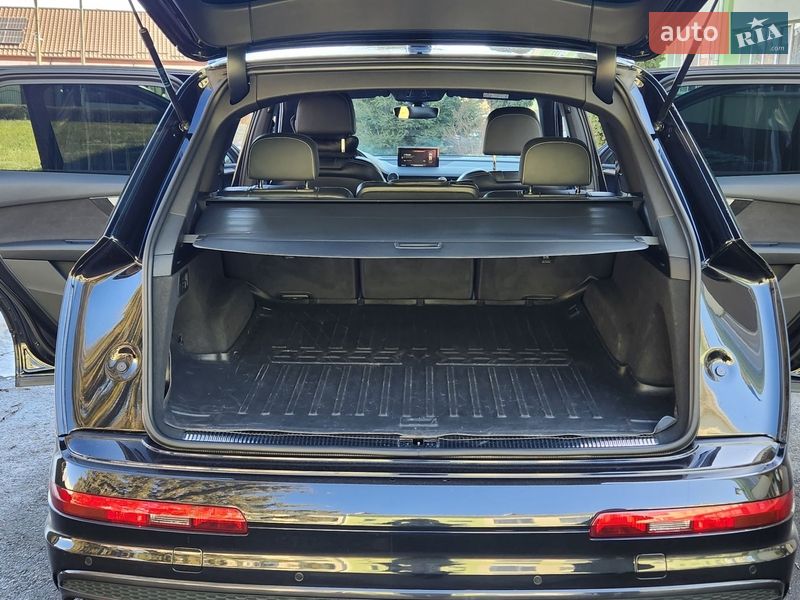 Позашляховик / Кросовер Audi Q7 2017 в Тульчині