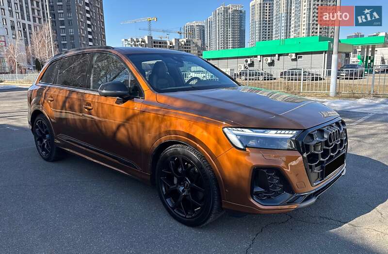 Внедорожник / Кроссовер Audi Q7 2024 в Киеве
