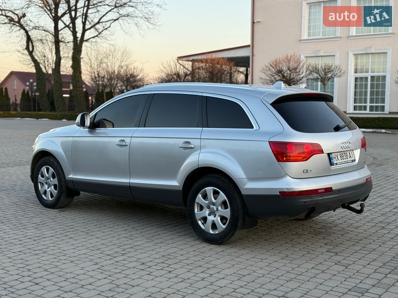 Позашляховик / Кросовер Audi Q7 2007 в Чернівцях