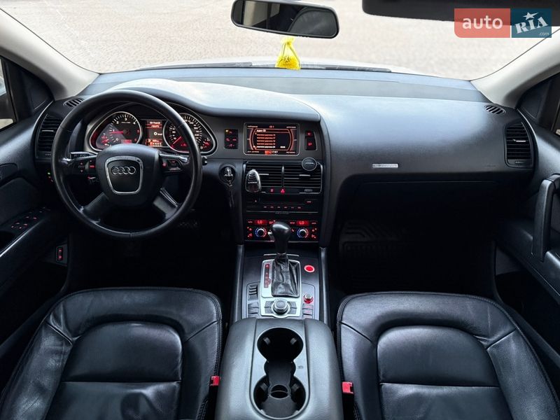 Позашляховик / Кросовер Audi Q7 2007 в Чернівцях