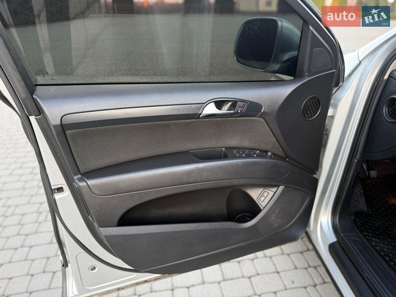 Позашляховик / Кросовер Audi Q7 2007 в Чернівцях