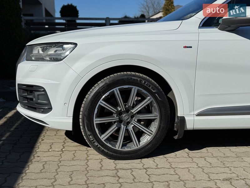 Внедорожник / Кроссовер Audi Q7 2015 в Стрые
