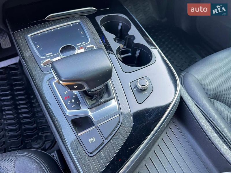 Позашляховик / Кросовер Audi Q7 2018 в Києві