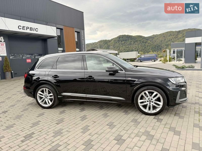 Позашляховик / Кросовер Audi Q7 2020 в Хусті