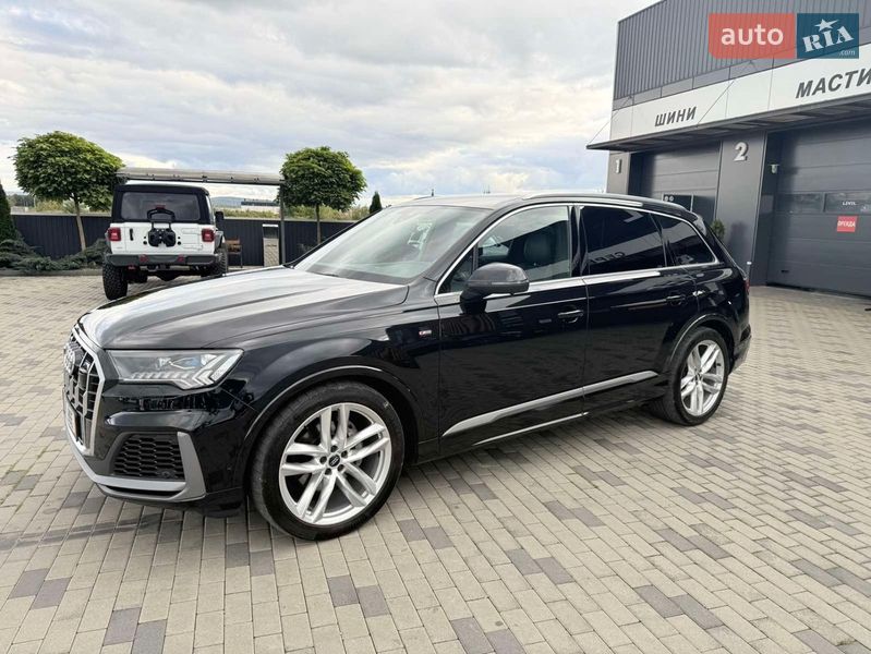 Позашляховик / Кросовер Audi Q7 2020 в Хусті