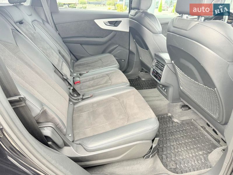 Позашляховик / Кросовер Audi Q7 2020 в Хусті