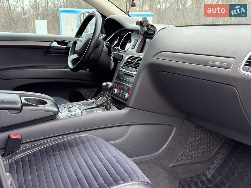 Позашляховик / Кросовер Audi Q7 2015 в Запоріжжі