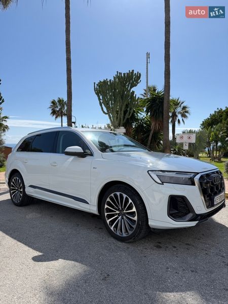Позашляховик / Кросовер Audi Q7 2025 в Дніпрі