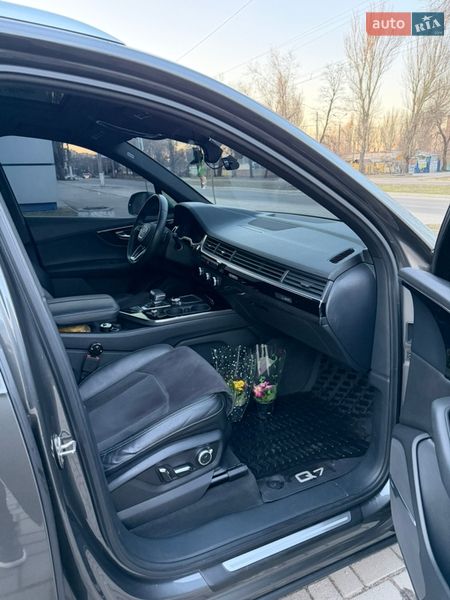 Внедорожник / Кроссовер Audi Q7 2018 в Днепре