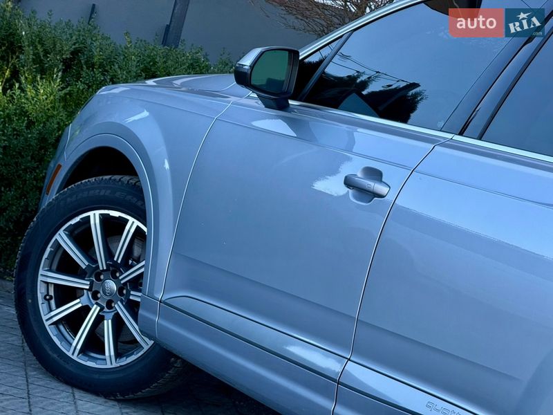 Внедорожник / Кроссовер Audi Q7 2017 в Стрые