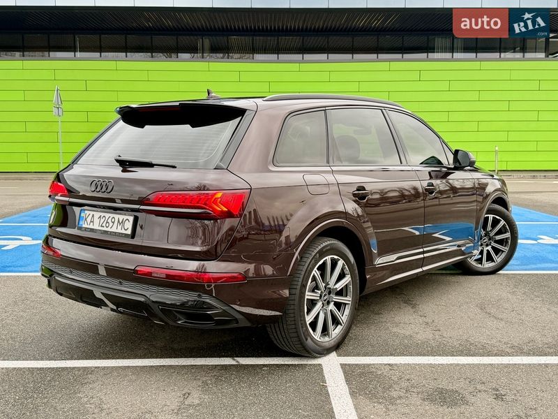 Внедорожник / Кроссовер Audi Q7 2022 в Киеве