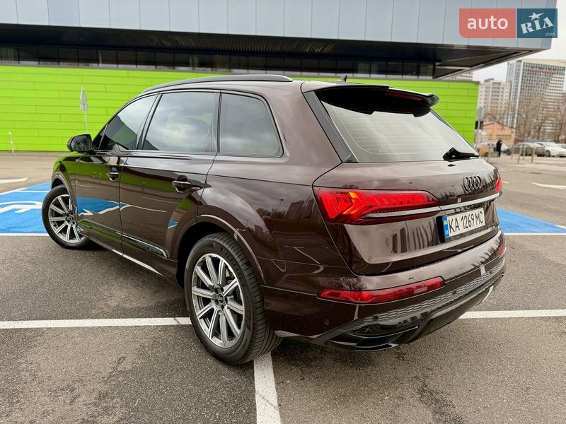 Внедорожник / Кроссовер Audi Q7 2022 в Киеве