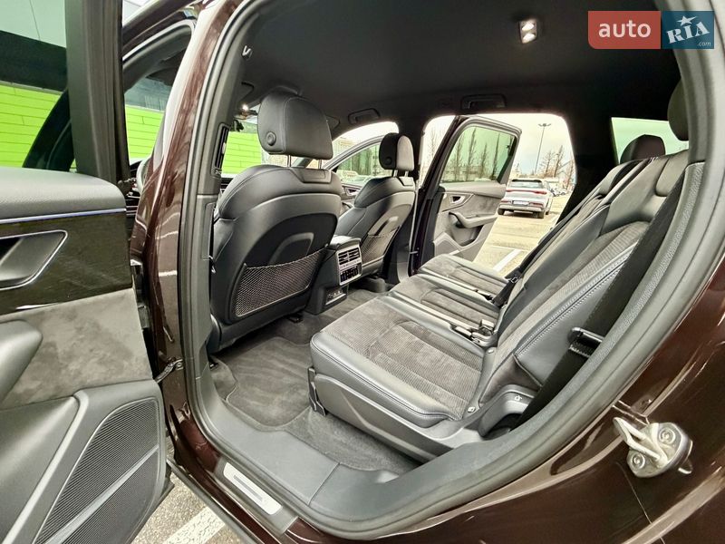 Внедорожник / Кроссовер Audi Q7 2022 в Киеве