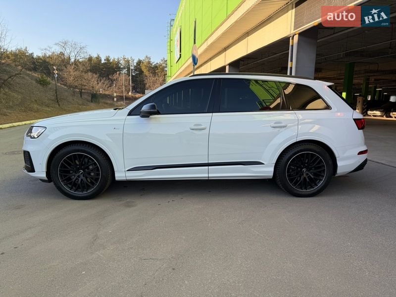 Внедорожник / Кроссовер Audi Q7 2020 в Киеве