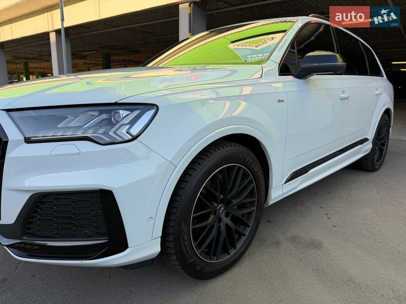 Внедорожник / Кроссовер Audi Q7 2020 в Киеве