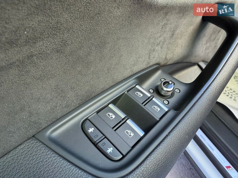 Внедорожник / Кроссовер Audi Q7 2020 в Киеве