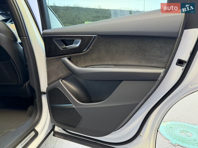 Внедорожник / Кроссовер Audi Q7 2020 в Киеве