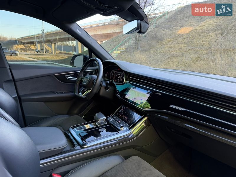 Внедорожник / Кроссовер Audi Q7 2020 в Киеве