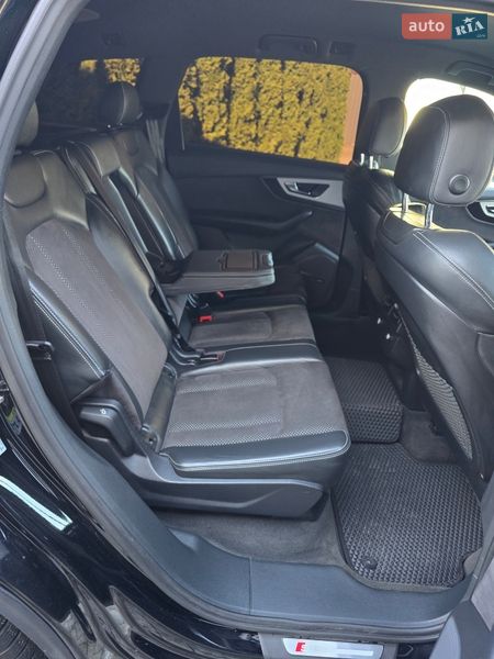 Внедорожник / Кроссовер Audi Q7 2016 в Киеве