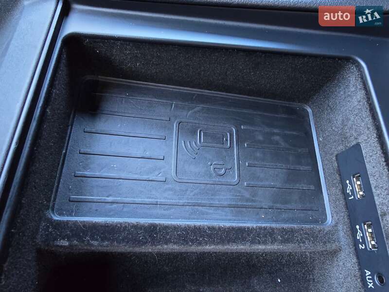 Внедорожник / Кроссовер Audi Q7 2016 в Киеве