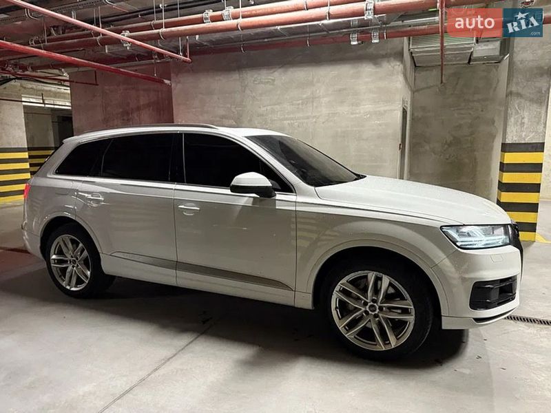 Позашляховик / Кросовер Audi Q7 2015 в Львові