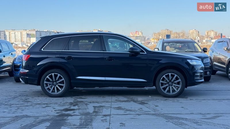 Внедорожник / Кроссовер Audi Q7 2016 в Киеве