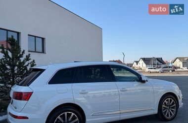 Позашляховик / Кросовер Audi Q7 2016 в Луцьку