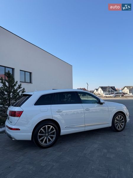 Позашляховик / Кросовер Audi Q7 2016 в Луцьку