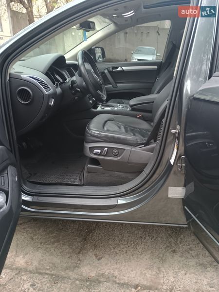 Позашляховик / Кросовер Audi Q7 2015 в Києві