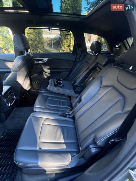 Внедорожник / Кроссовер Audi Q7 2017 в Черновцах