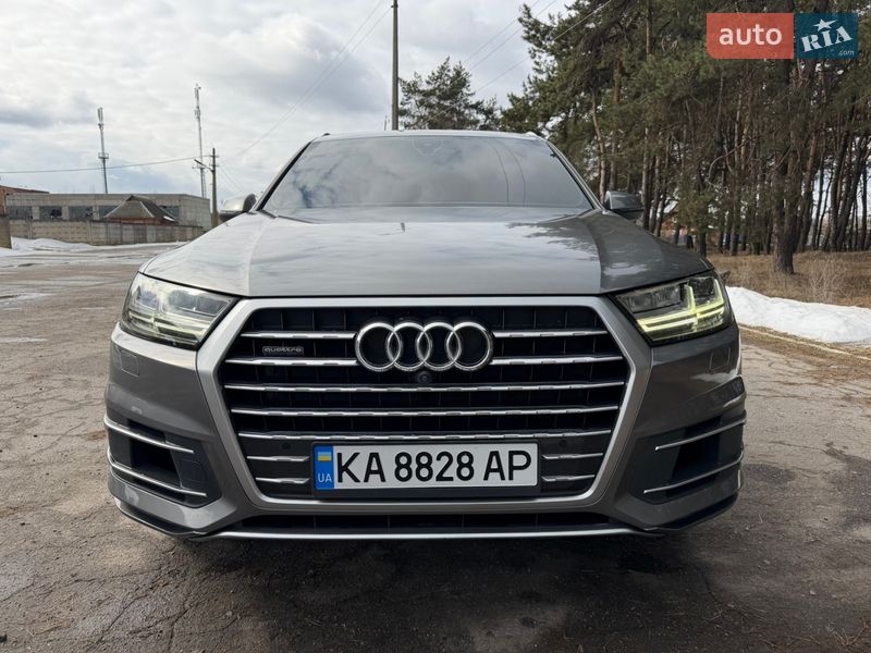Позашляховик / Кросовер Audi Q7 2016 в Охтирці