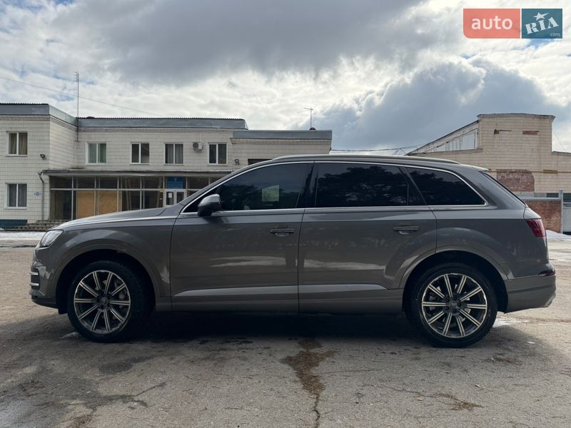 Позашляховик / Кросовер Audi Q7 2016 в Охтирці
