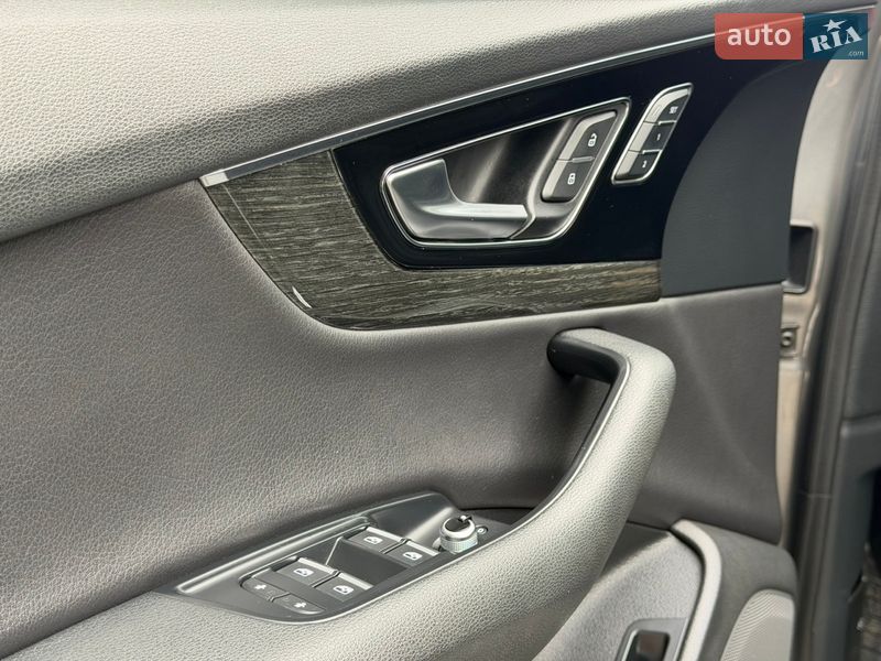 Позашляховик / Кросовер Audi Q7 2016 в Охтирці