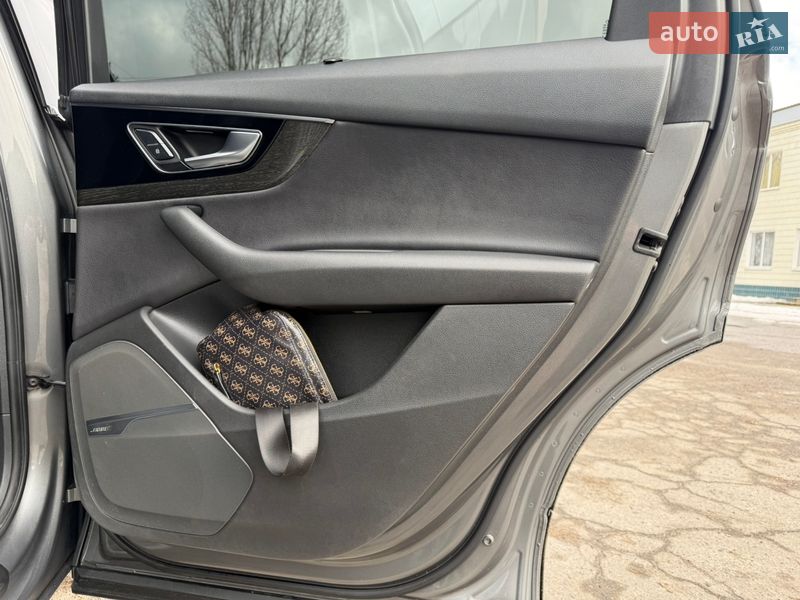 Позашляховик / Кросовер Audi Q7 2016 в Охтирці