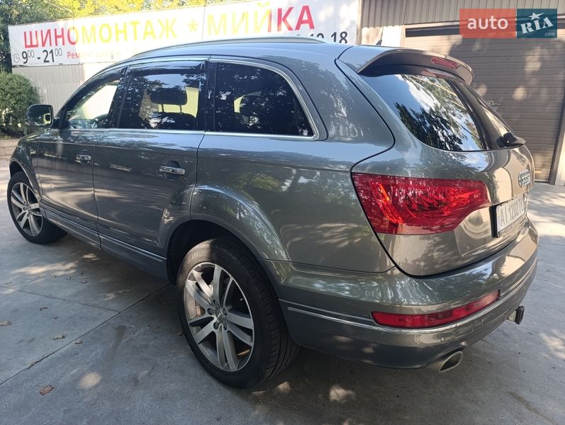 Позашляховик / Кросовер Audi Q7 2015 в Києві