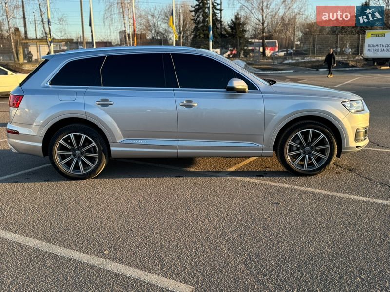 Позашляховик / Кросовер Audi Q7 2017 в Житомирі