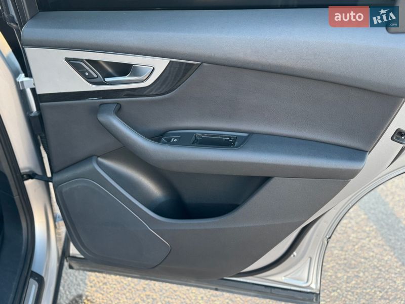 Позашляховик / Кросовер Audi Q7 2017 в Житомирі