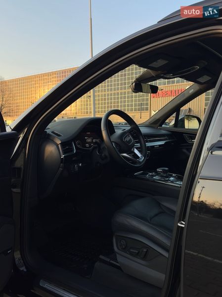 Внедорожник / Кроссовер Audi Q7 2017 в Луцке