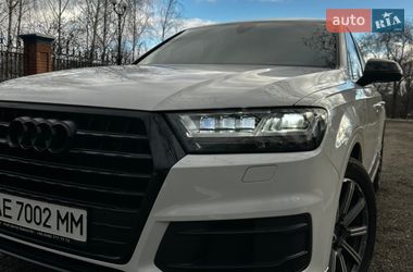 Позашляховик / Кросовер Audi Q7 2017 в Дніпрі