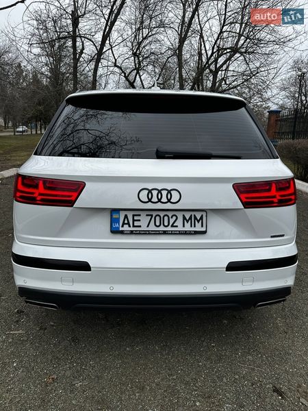 Позашляховик / Кросовер Audi Q7 2017 в Дніпрі