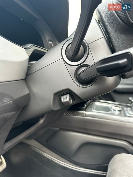 Позашляховик / Кросовер Audi Q7 2017 в Дніпрі