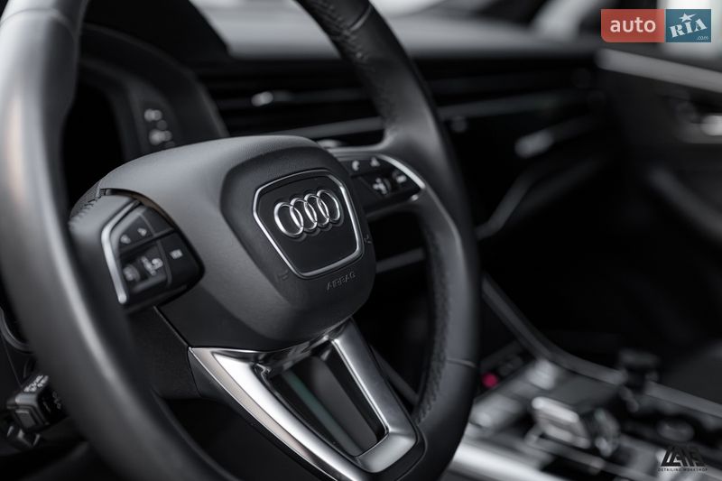 Позашляховик / Кросовер Audi Q7 2020 в Києві
