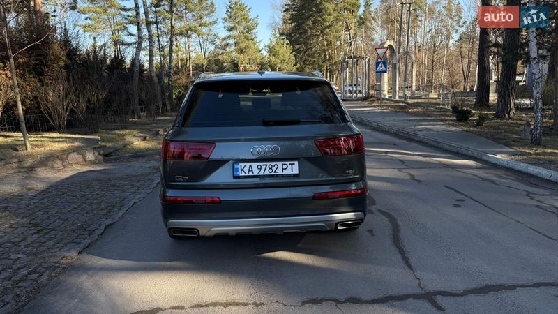 Внедорожник / Кроссовер Audi Q7 2017 в Киеве